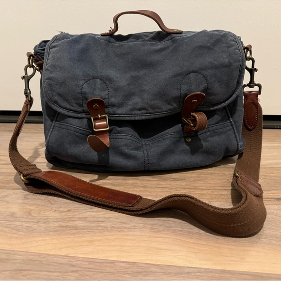 J. Crew Abingdon Messenger Bag - Picture 1 of 9